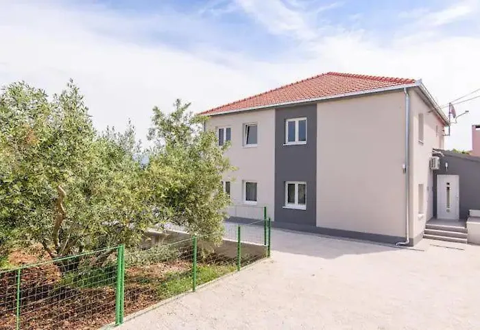 Rozarija تروغير