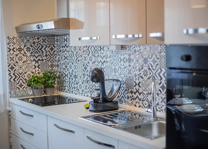 Rozarija Вилла Трогир