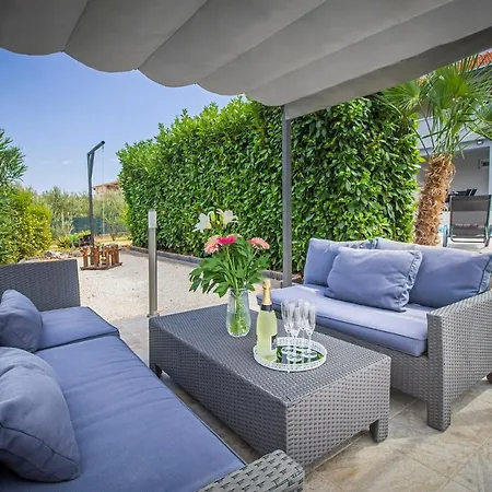 빌라 Rozarija 트로기르